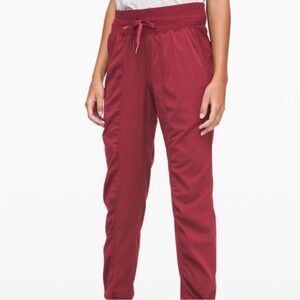 LULULEMON DANCE STUDIO JOGGER in perfect condition only worn once. Size 8